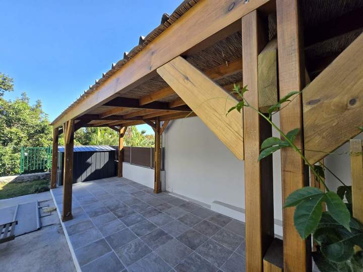 Mise en place pergola bois La Réunion